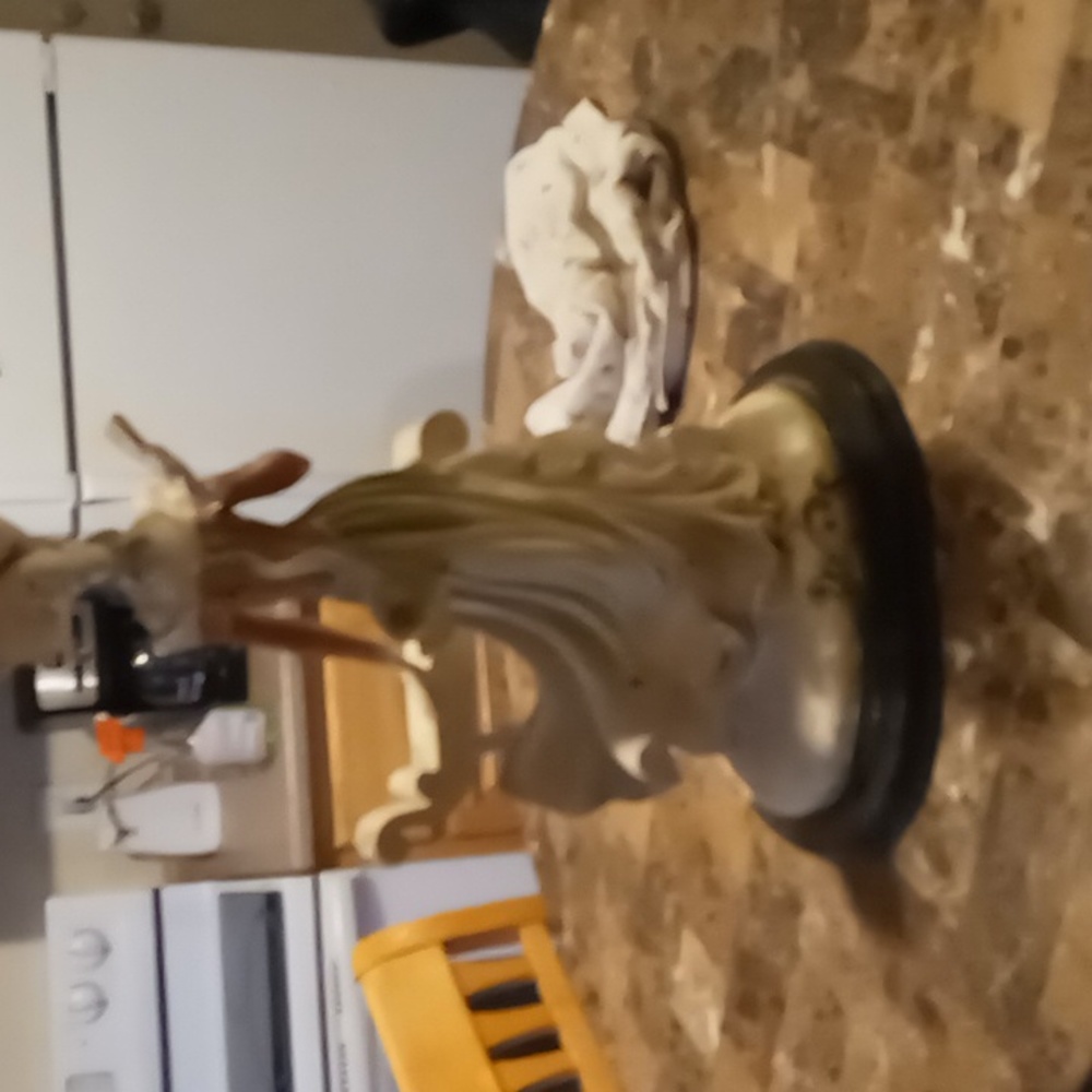 COPY - Giuseppe Armani porcelian figurine.